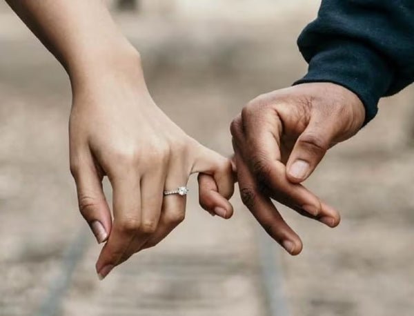 Welche Hand für den Verlobungsring? - BREEDIA