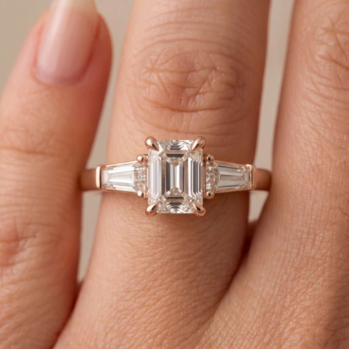 3Diamonds tappered emerald 1,40 ct. - BREEDIA