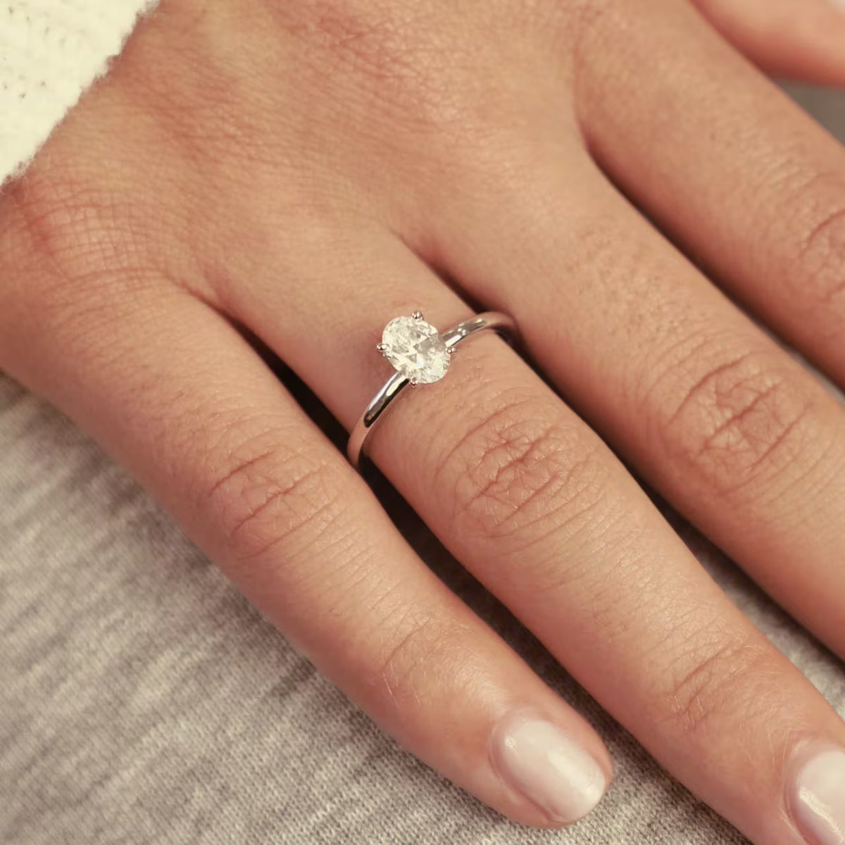 Klassik Oval 1,00 ct. mit Labordiamant