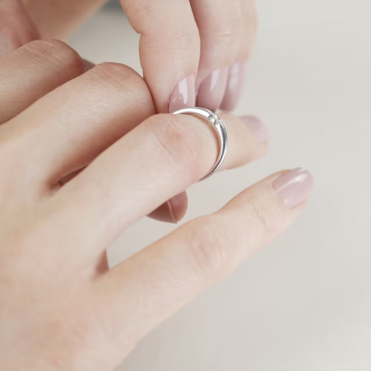 Bague de Tension 0,10 ct.