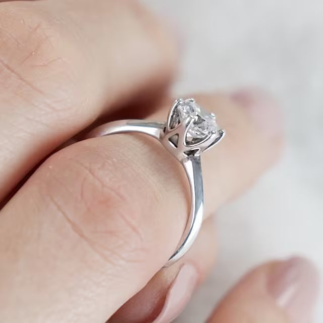 The One 1,00 ct. mit Labordiamant